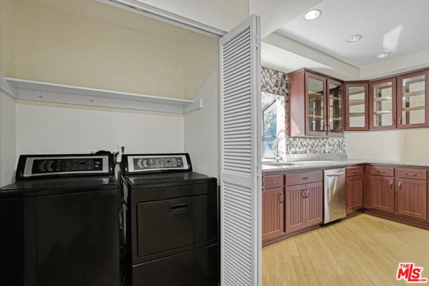 13331 Moorpark Street #233 photo 13
