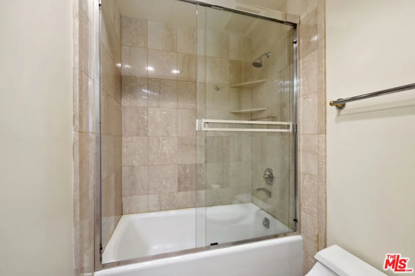10490 Wilshire Boulevard #1402 photo 16