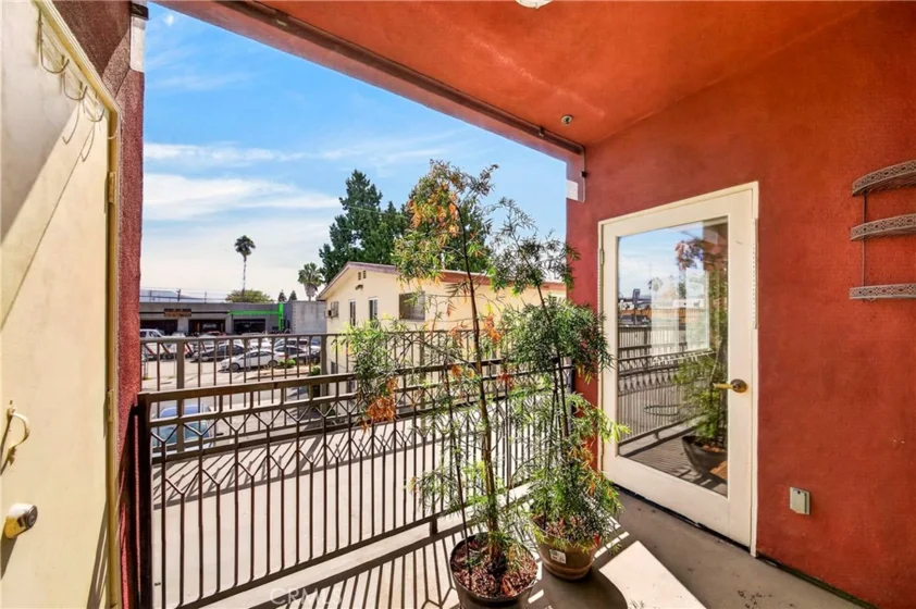 11124 Burbank Boulevard #108 photo 33