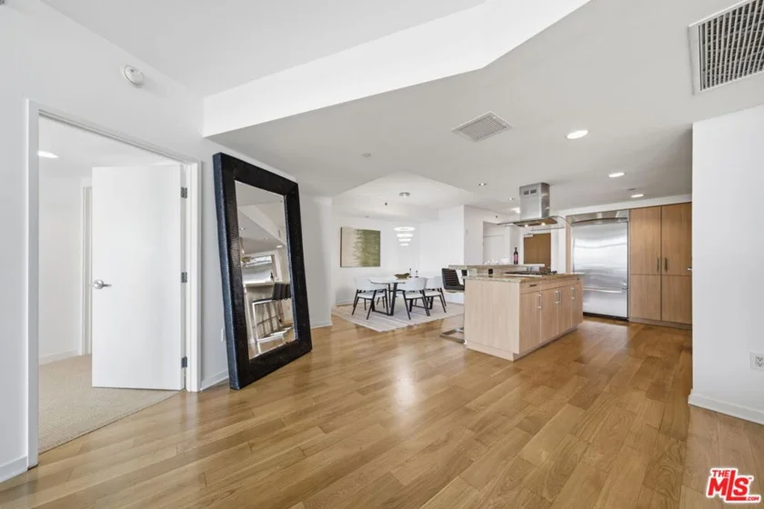 13650 Marina Pointe Drive #1603 photo 8