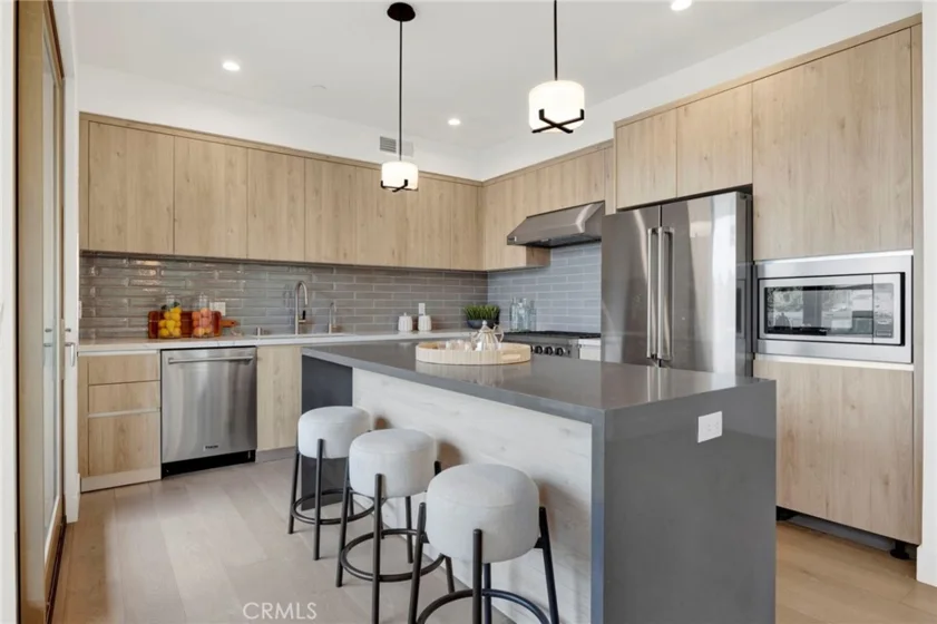 941 E California Boulevard #1 photo 14