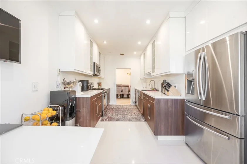 11560 Moorpark Street #204 photo 14