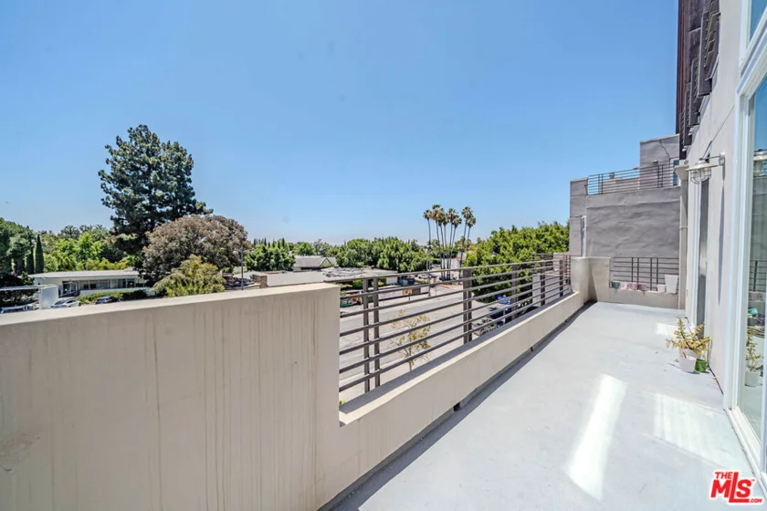 4925 Wilshire Boulevard #302 photo 32