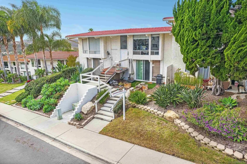 2311 Caringa Way photo 31