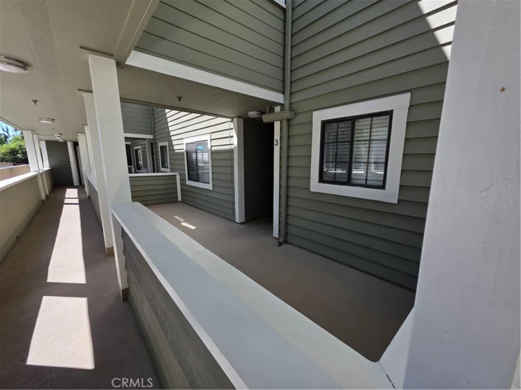 6545 Reseda photo 24