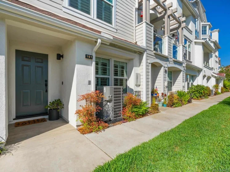 790 Harbor Cliff Way #191 photo 32