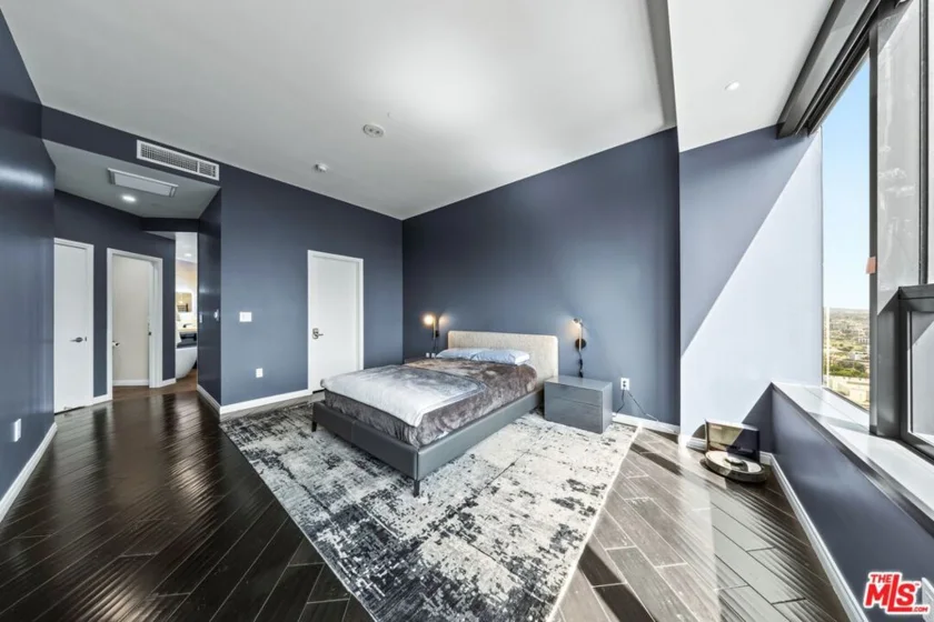 1100 Wilshire Boulevard #3208 photo 8