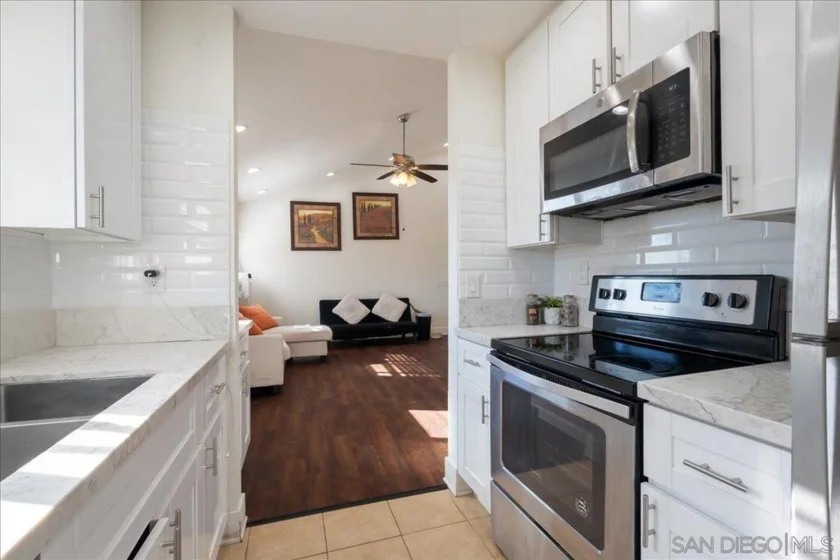 4353 51 Street #6 photo 5