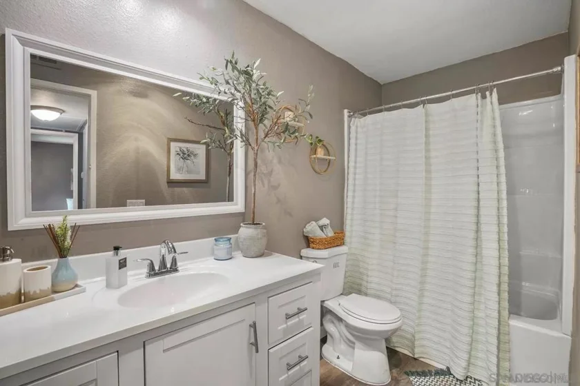 1811 E Grand Avenue #149 photo 4