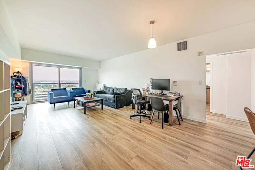 13700 Marina Pointe Drive #1018 photo 9