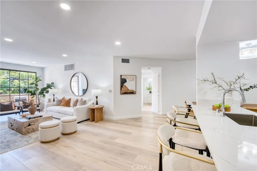 221 S Oak Knoll Avenue #202 photo 4