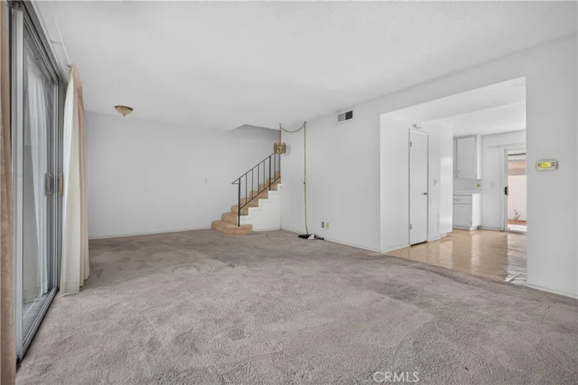 8170 Glengarry photo 10