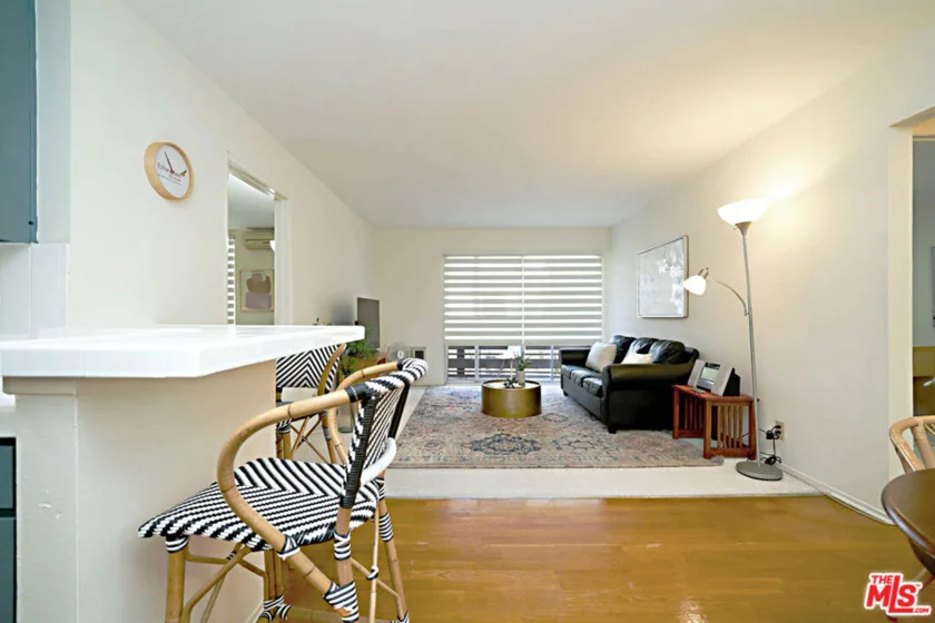 320 S Ardmore Avenue #323 photo 6