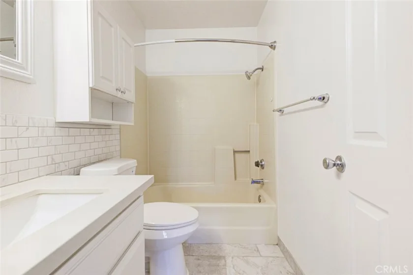 460 Oak Street #203 photo 8