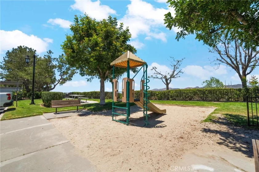 133 California Court photo 31