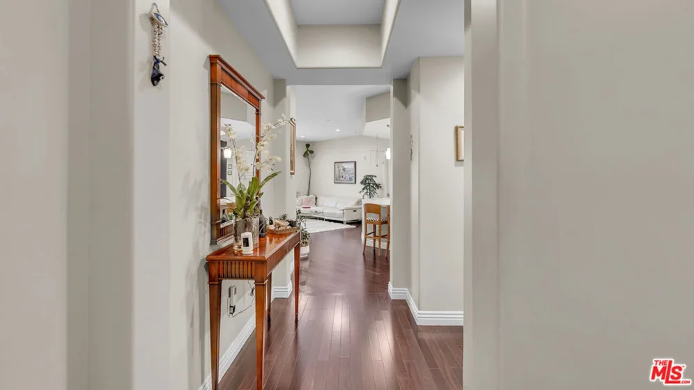 611 Caruso Avenue photo 2