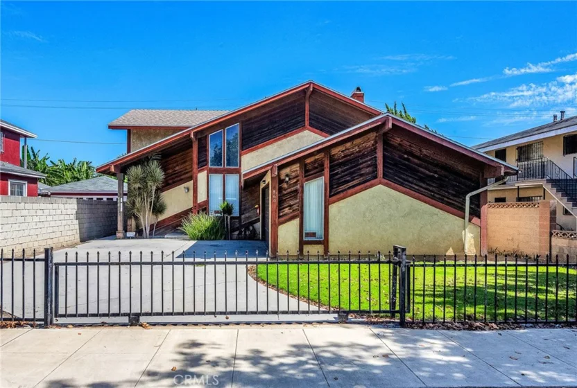 1860 San Francisco Avenue #1 photo 1