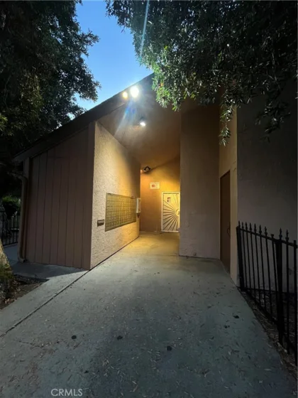 1051 Rock Springs #241 photo 25