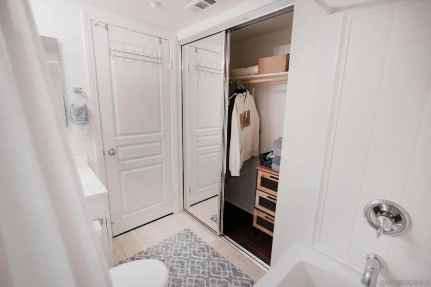 810 Harbor Cliff Way #230 photo 26
