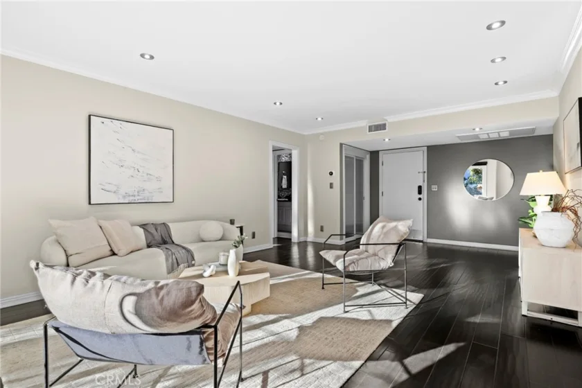 1203 N Sweetzer #118 photo 3