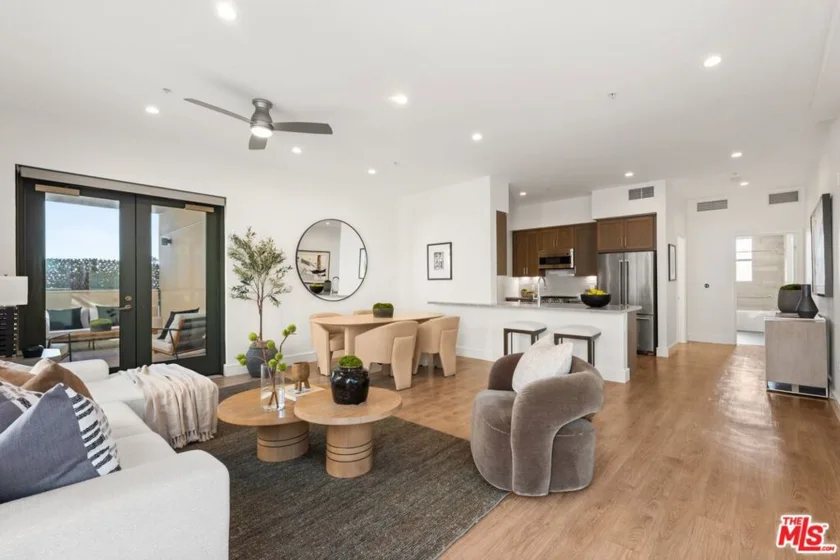 2300 Wilshire Boulevard #219 photo 1