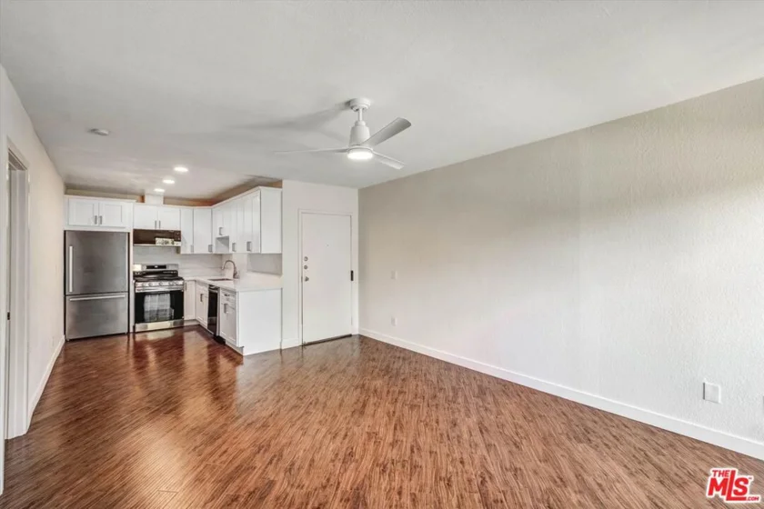 4506 Saugus Avenue #10 photo 18