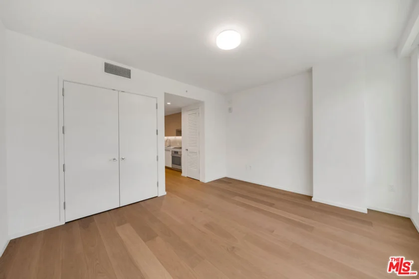 877 Francisco Street #1121 photo 6