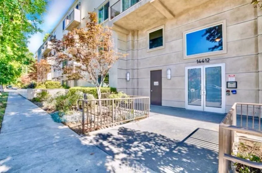 14412 Killion Street #306 photo 1