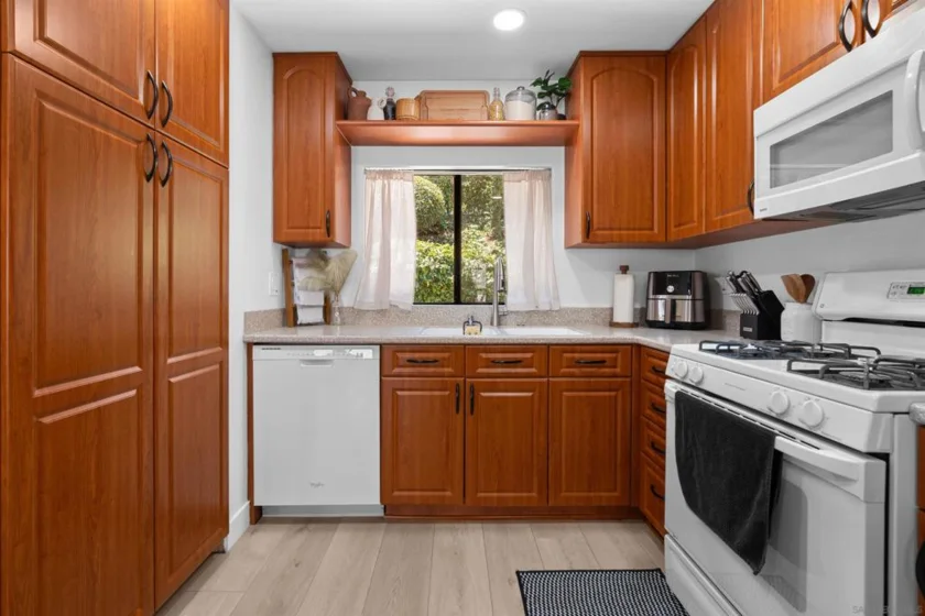 10781 Riderwood Terr #b photo 8