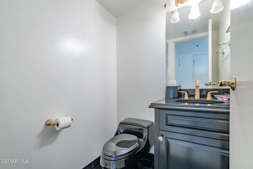 10660 Wilshire Boulevard #410 photo 38