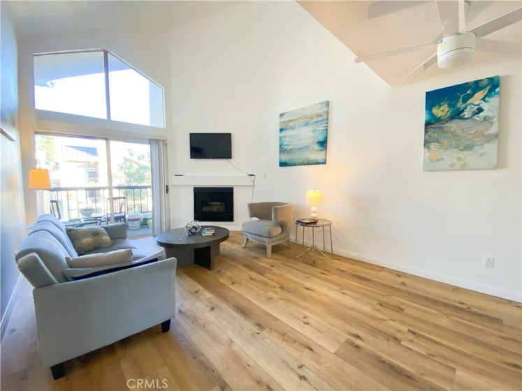 5500 Owensmouth Avenue #317 photo 1