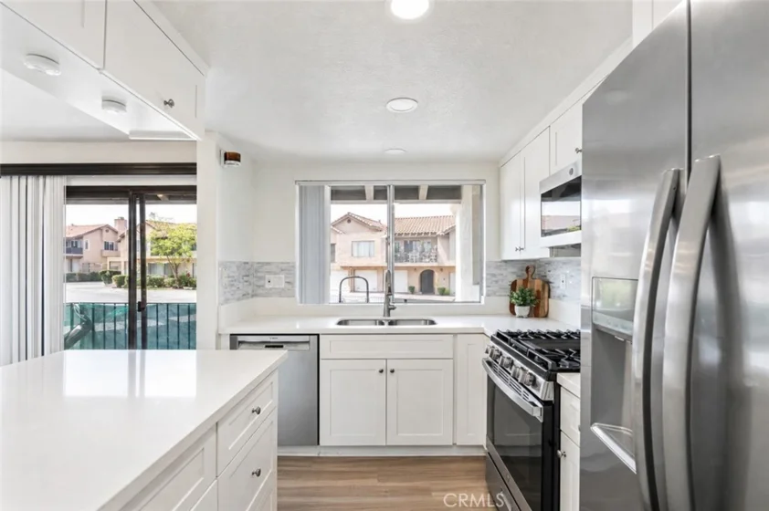 1022 Grape Street photo 6