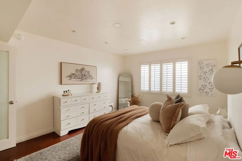 1021 N Crescent Heights Boulevard #207 photo 22