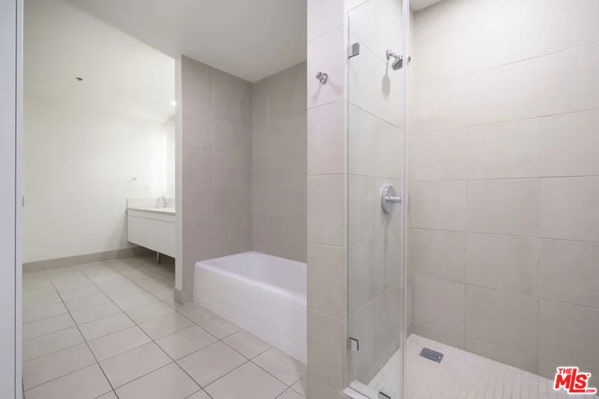 1100 S Hope Street #716 photo 14
