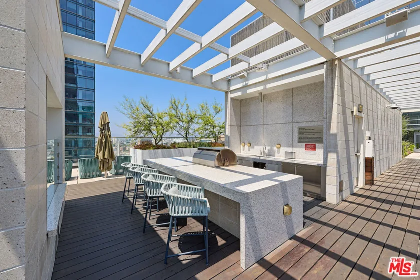877 S Francisco Street #1220 photo 4
