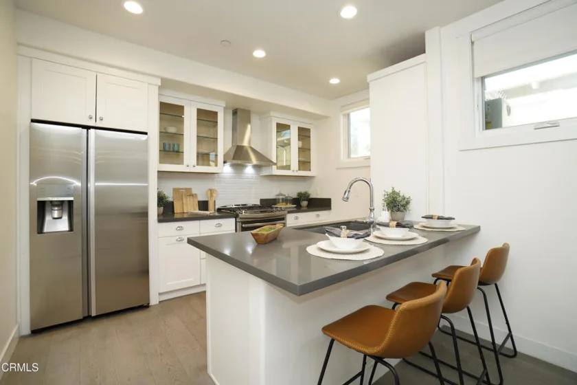 385 S Marengo Avenue #205 photo 6