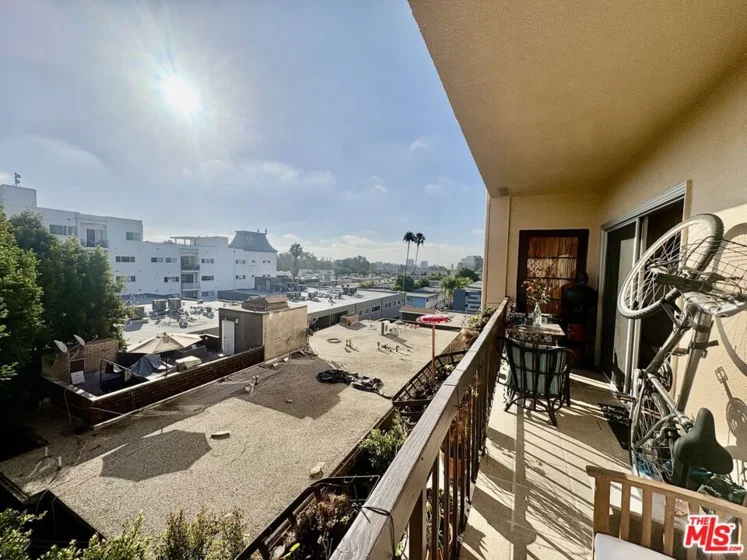 622 S Barrington Avenue #408 photo 14