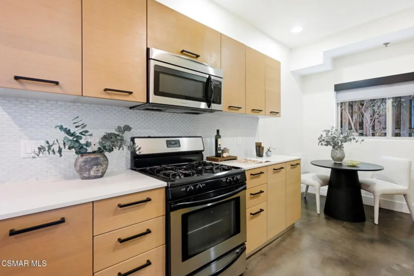 5016 Bakman Avenue #104 photo 17