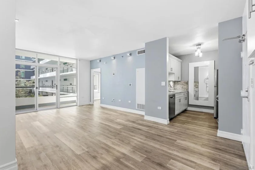 425 W Beech Street #336 photo 8