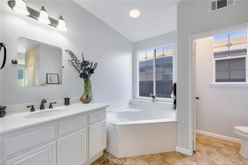 39416 Cardiff Avenue photo 32