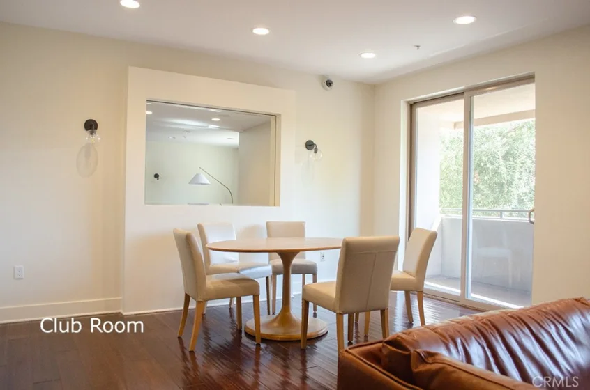 931 E Walnut Street #316 photo 30