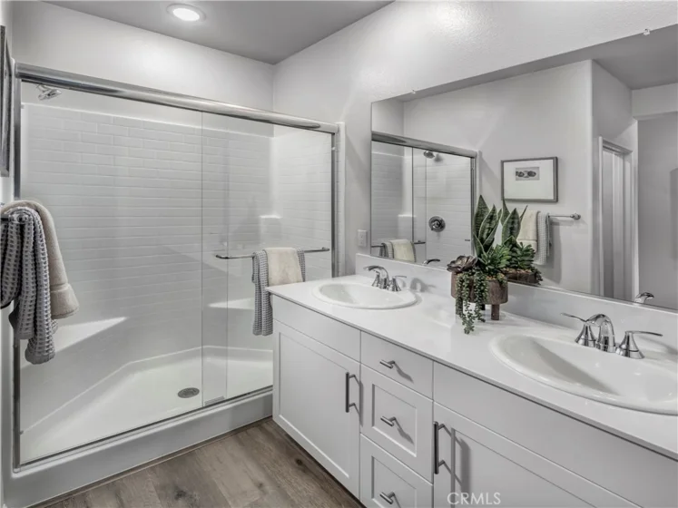 606 Lotus Drive photo 7