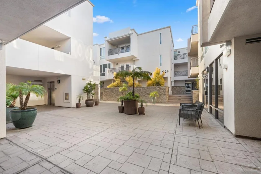 924 Hornblend Street #31 photo 30