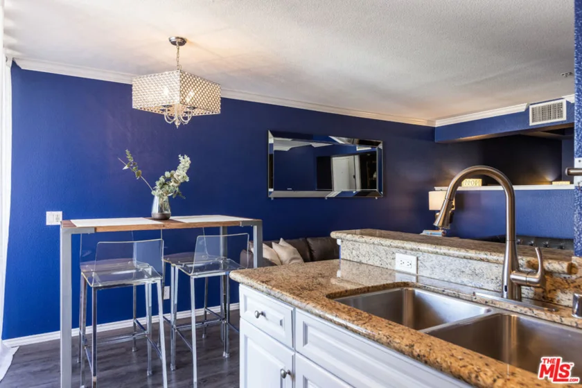 7320 Hawthorn Avenue #215 photo 21