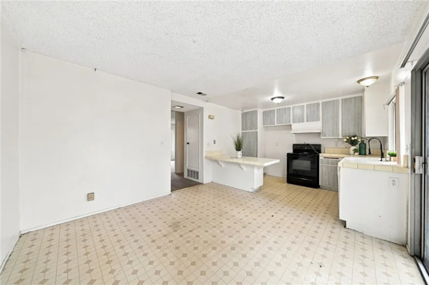 4978 Avila Way photo 10