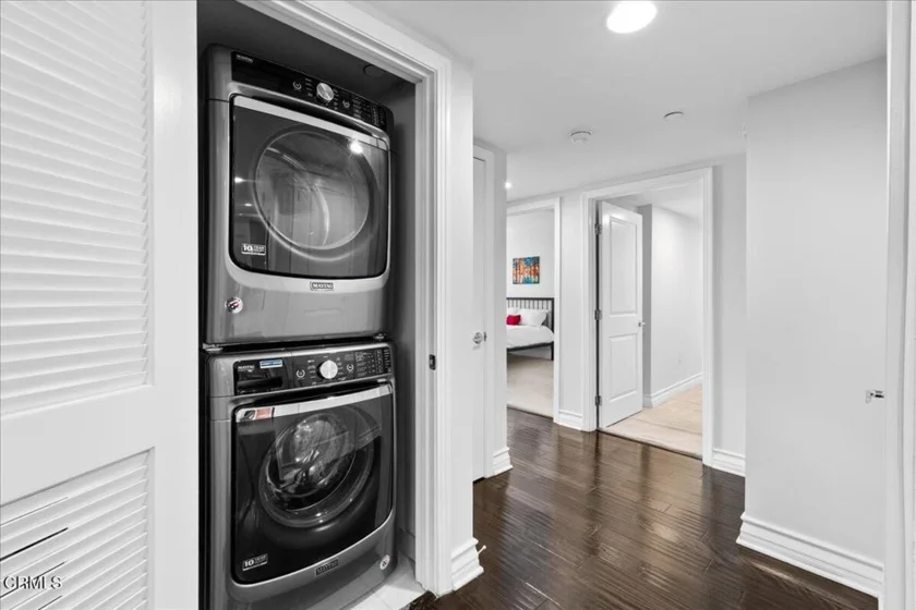 1353 N Fuller Avenue #204 photo 9