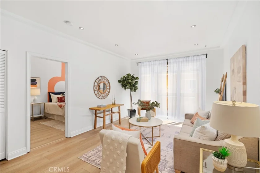 828 N Hudson Avenue #106 photo 17