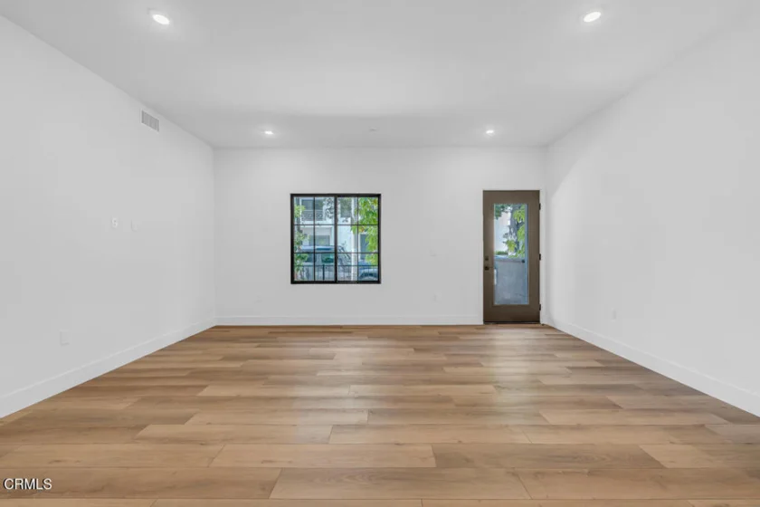 139 S Oak Knoll Avenue #103 photo 9