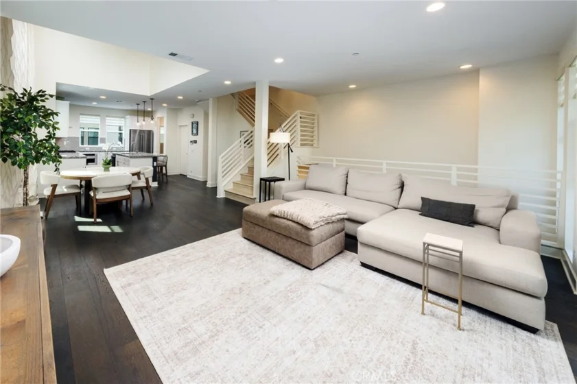 1675 Grand View photo 5