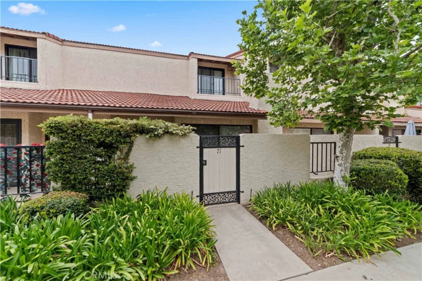 18130 Oxnard Street #71 photo 1
